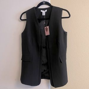 NWT Sincerely Jules black sleeveless blazer